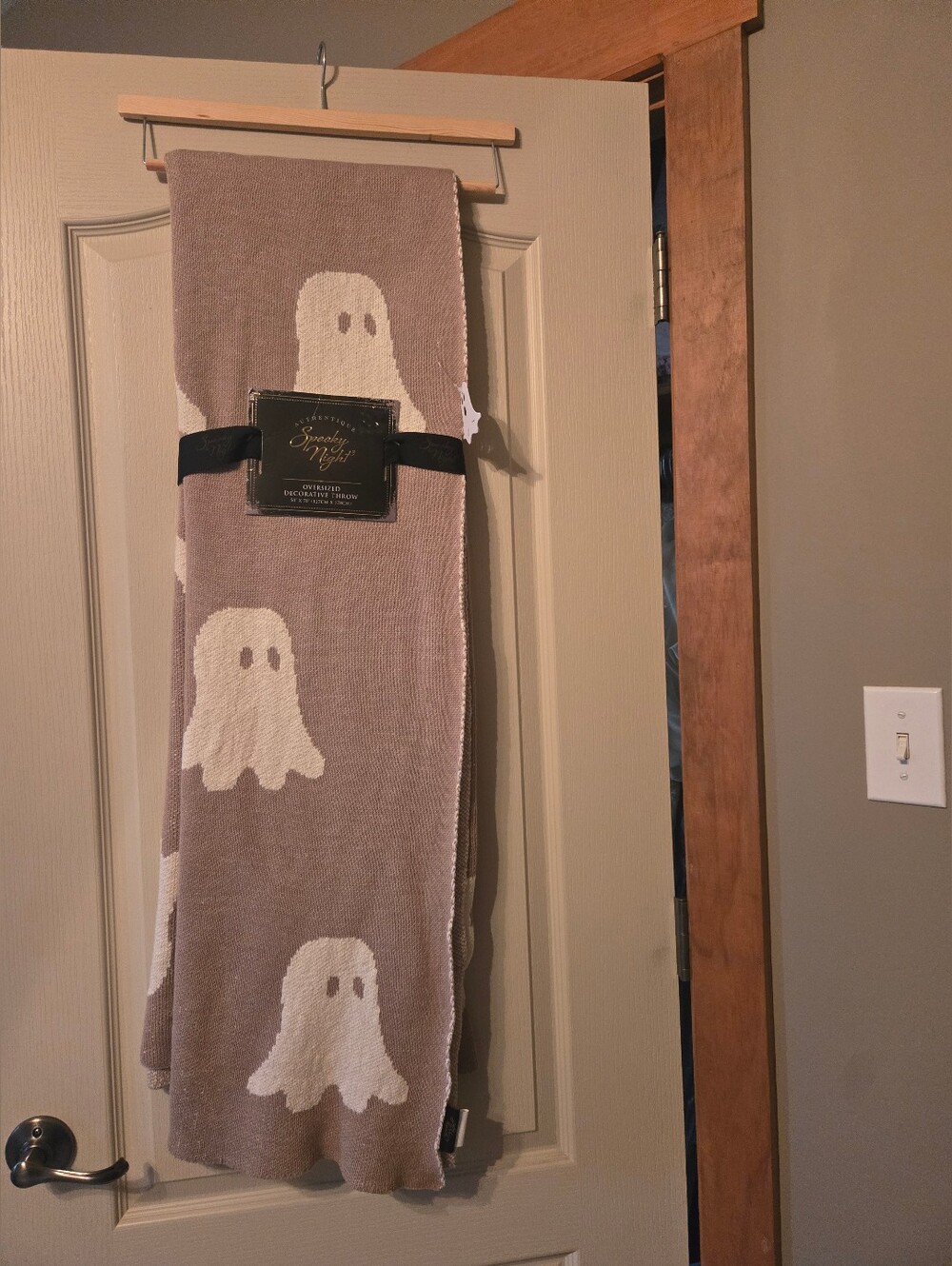 Spooky Night Oversized Decorative Throw - Tan And Cream